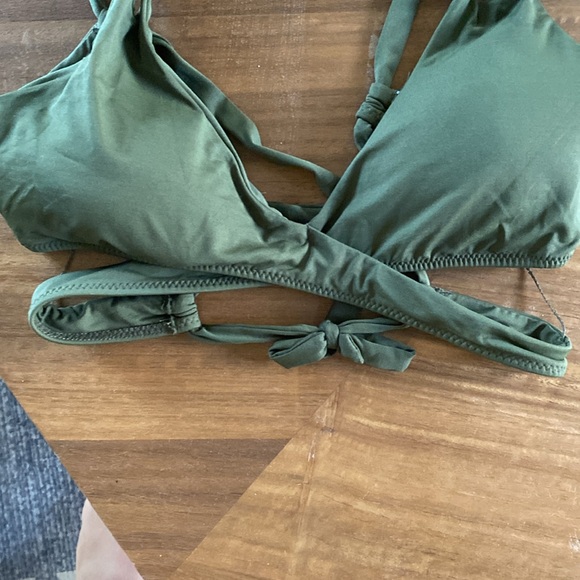 Becca swim top - Picture 2 of 4